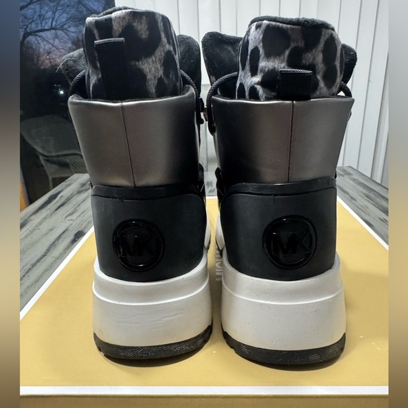 Michael Kors Cassia Black and Gray Cheetah Print Ankle Booties Size 9.5 - Picture 6 of 16